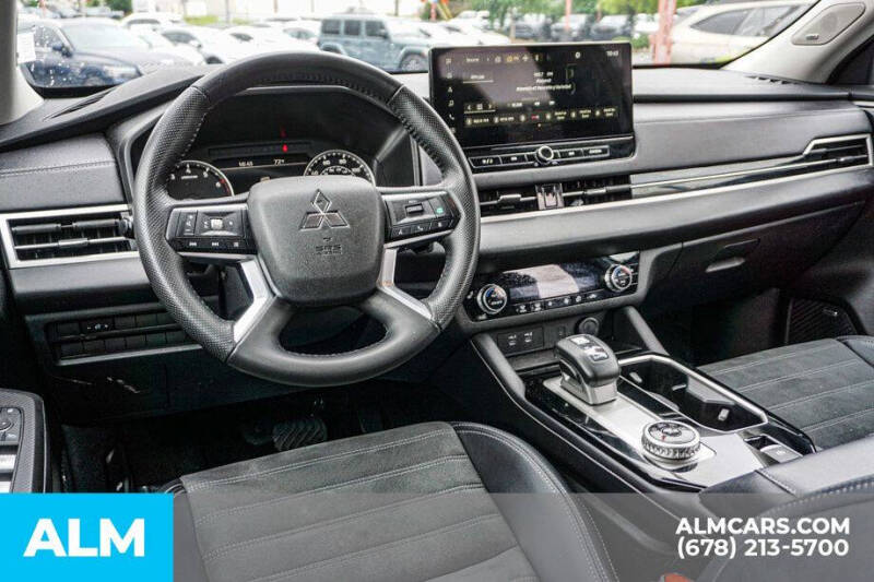2025 Mitsubishi Outlander SE