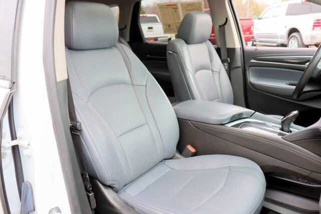 2020 Buick Enclave Essence