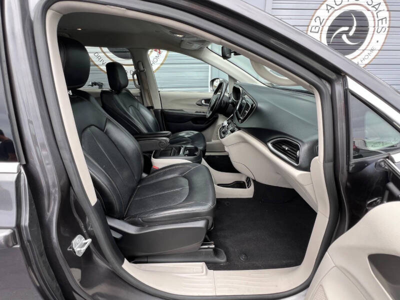 2020 Chrysler Pacifica Touring L