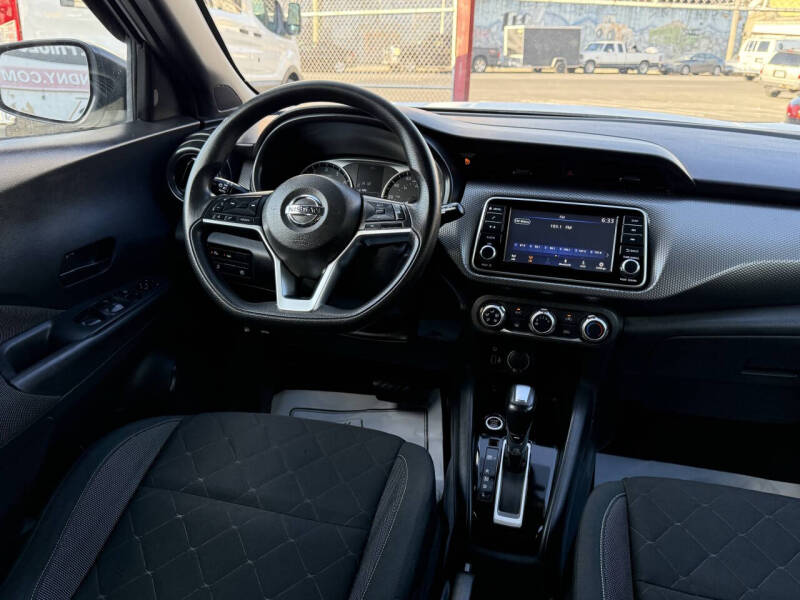 2020 Nissan Kicks S