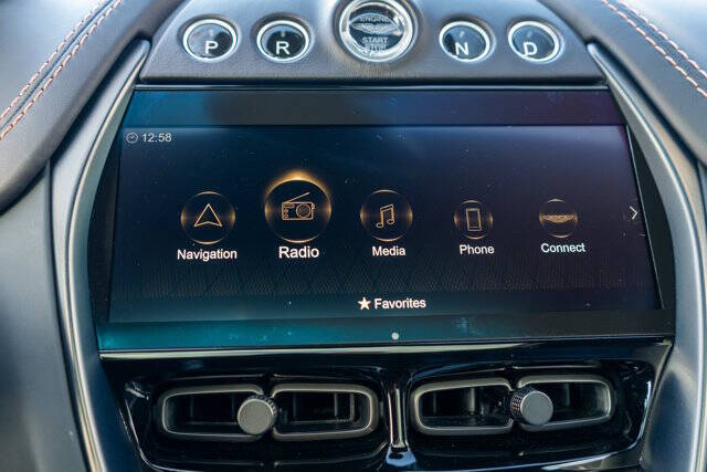 2022 Aston Martin DBX