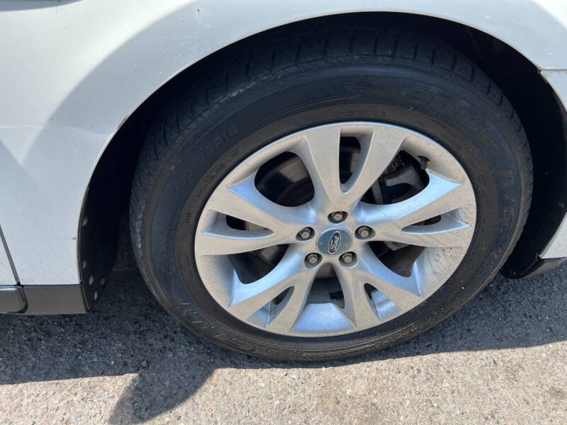 2010 Ford Taurus SEL