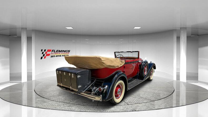 1934 Packard Eight convertible sedan