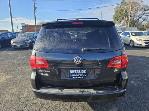 2012 Volkswagen Routan SE