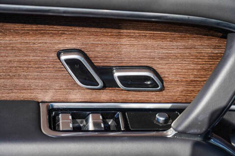 2025 Land Rover Range Rover P400 SE LWB