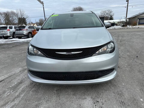 2022 Chrysler Voyager LX