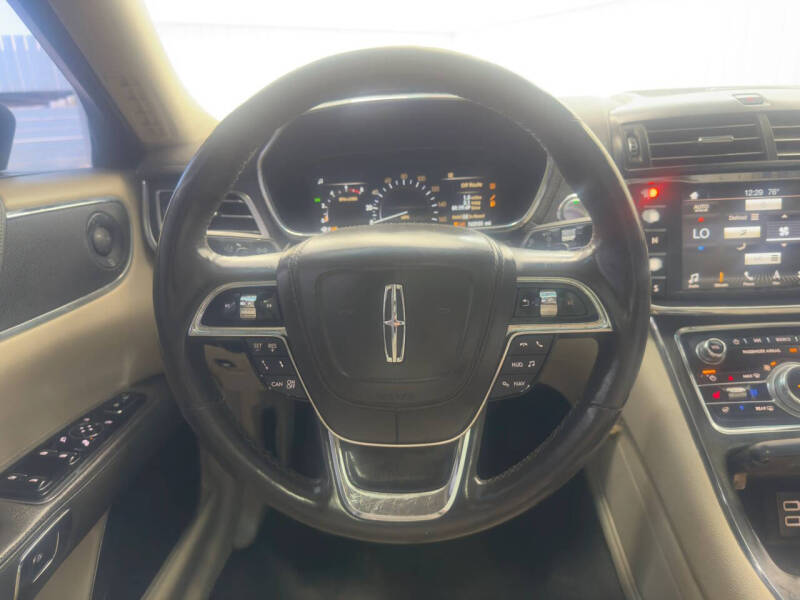 2017 Lincoln Continental Select