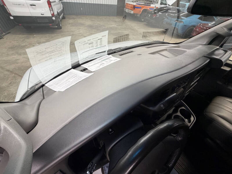 2023 GMC Savana 2500