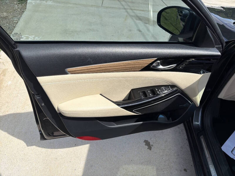 2017 Kia Cadenza Premium