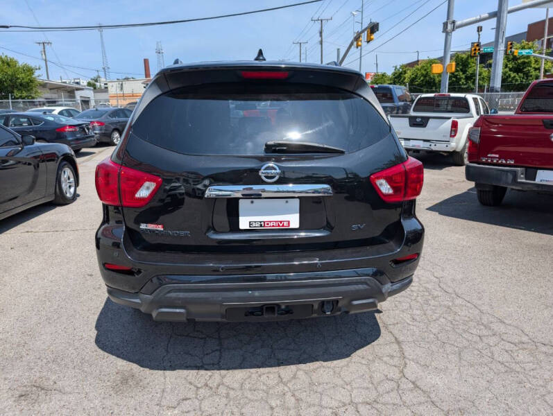 2020 Nissan Pathfinder SV