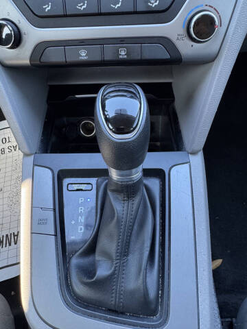 2018 Hyundai Elantra SEL