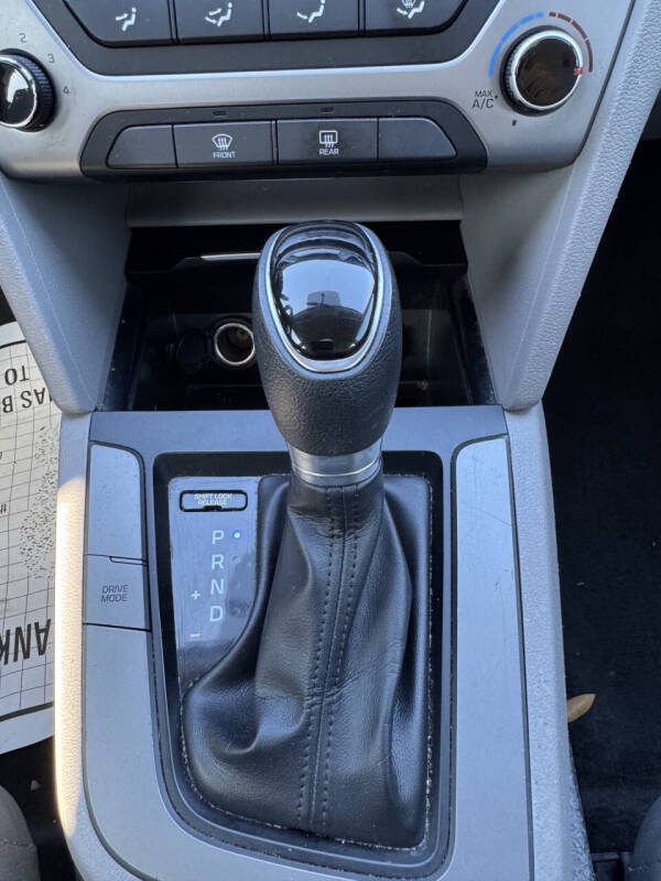 2018 Hyundai Elantra SEL