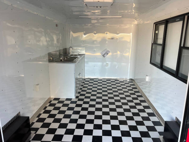 2024 Cargo Craft 22' PORCH CONCESSION