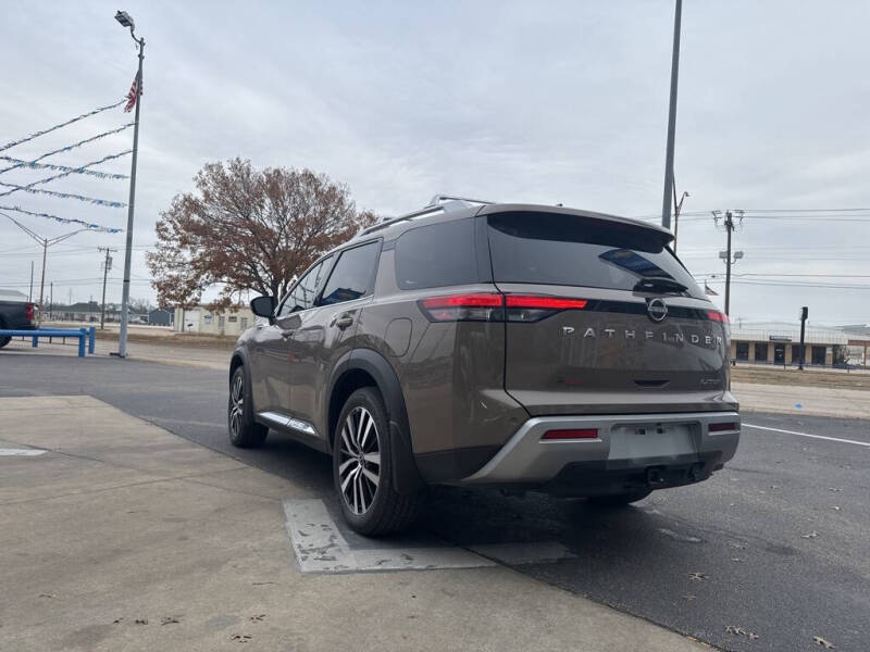 2024 Nissan Pathfinder Platinum