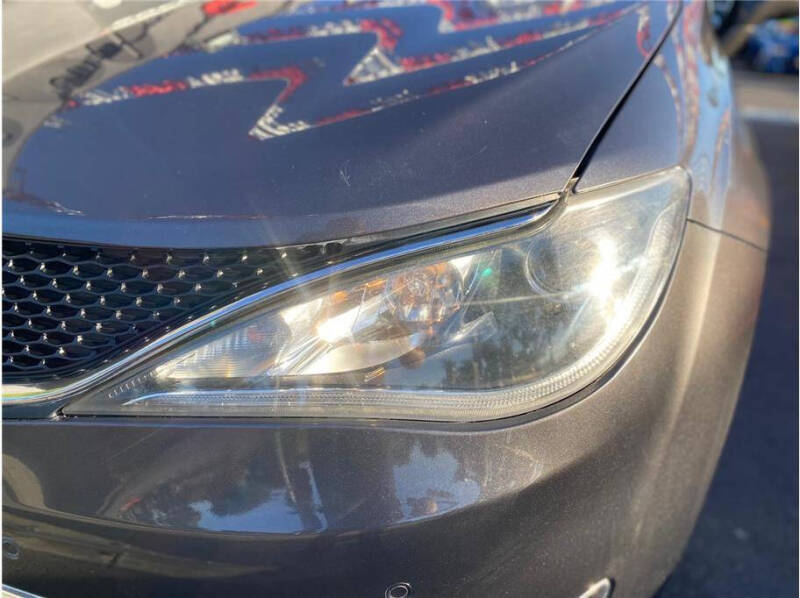 2017 Chrysler Pacifica Touring-L Plus