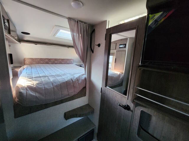 2025 Lance Truck Camper Long Bed