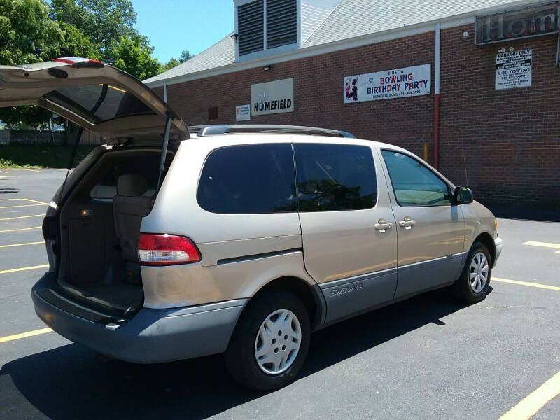 2003 Toyota Sienna for sale at Drive Deleon in Yonkers NY