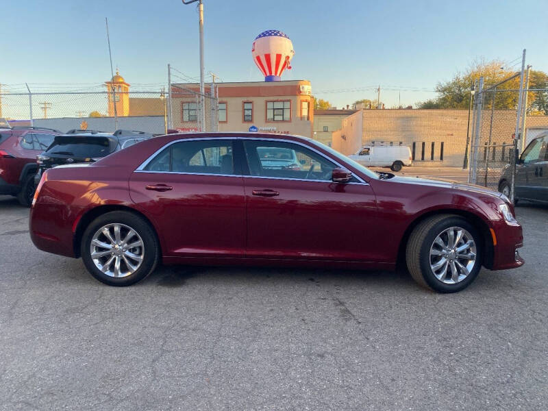 2021 Chrysler 300 Touring L