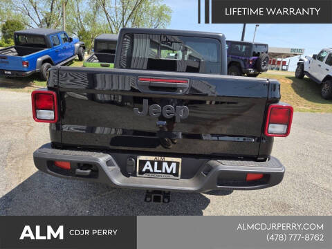 2026 Jeep Gladiator Sport