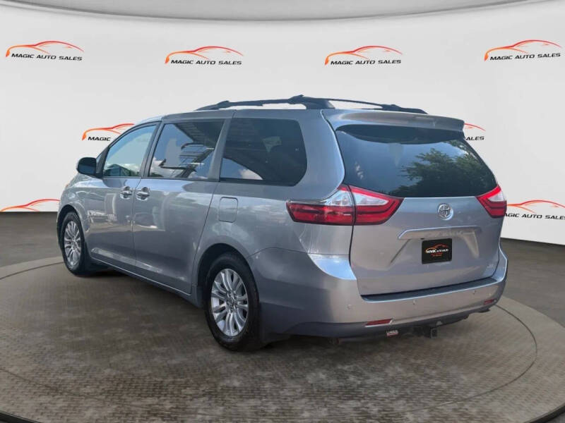 2015 Toyota Sienna