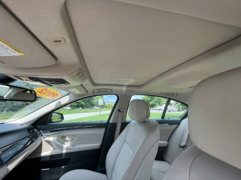 2012 BMW 5 Series 528i