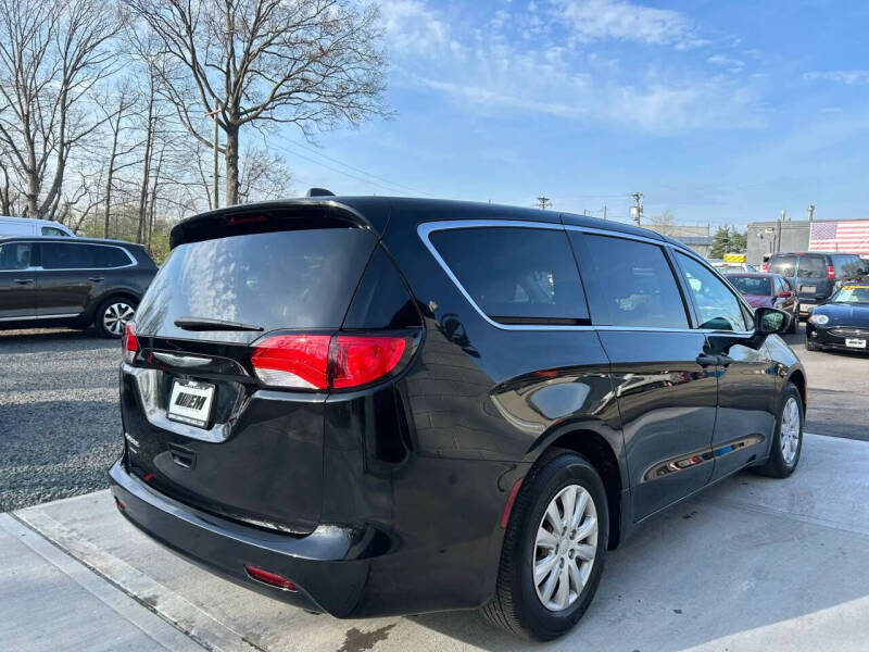 2021 Chrysler Voyager L