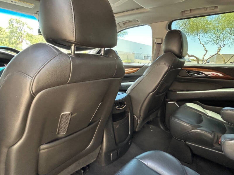 2017 Cadillac Escalade ESV Luxury
