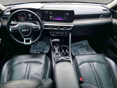2022 Kia K5 EX