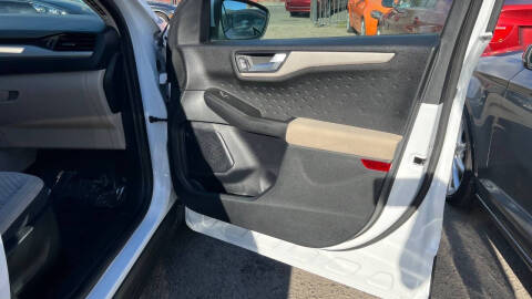 2020 Ford Escape SE