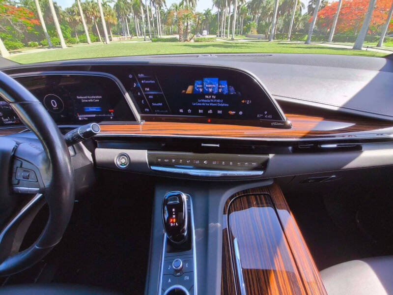 2022 Cadillac Escalade ESV Luxury