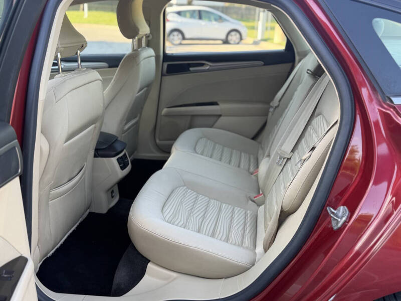 2016 Ford Fusion SE