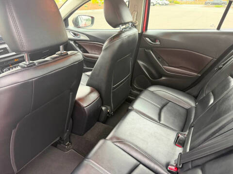 2017 Mazda MAZDA3 Touring