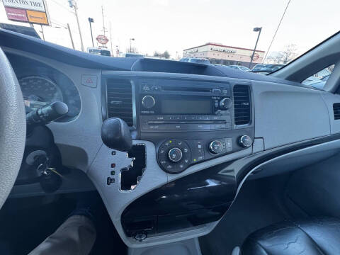 2014 Toyota Sienna L 7-Passenger