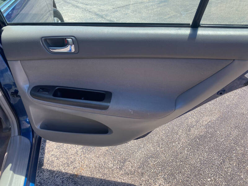 2005 Toyota Camry LE