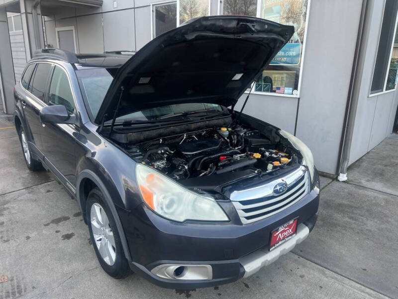 2010 Subaru Outback I Limited photo 18