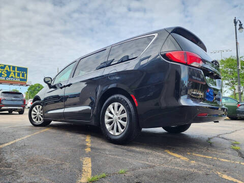 2018 Chrysler Pacifica LX