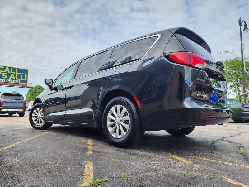 2018 Chrysler Pacifica LX