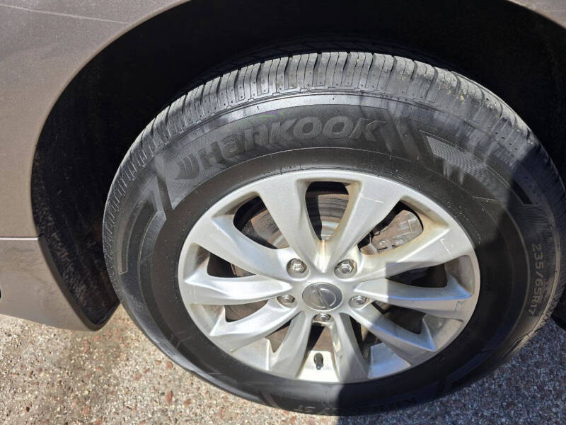 2017 Chrysler Pacifica Touring-L