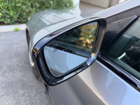 2023 BMW 5 Series 530i