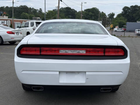 2013 Dodge Challenger SXT