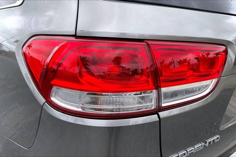 2016 Kia Sorento LX