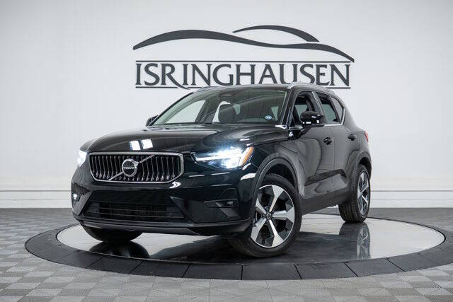2023 Volvo XC40 B5 Plus Bright Theme