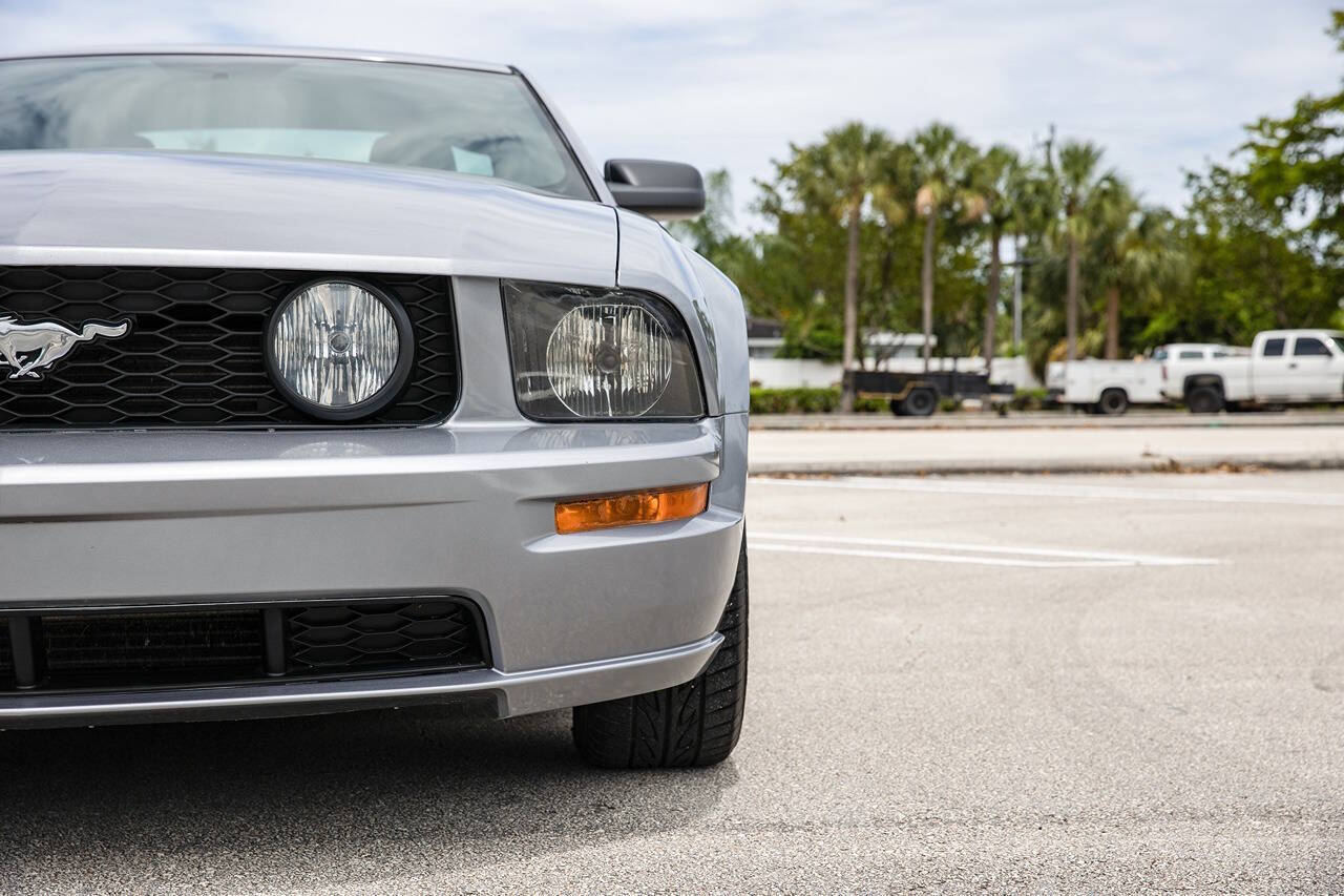 2006 Ford Mustang 29