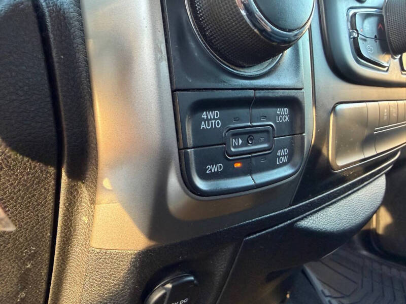 2018 RAM 1500 SLT
