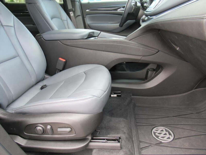 2022 Buick Enclave Essence