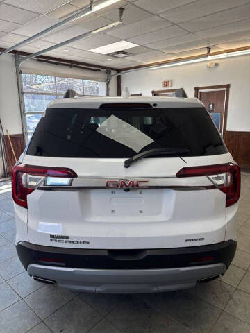 2023 GMC Acadia SLT