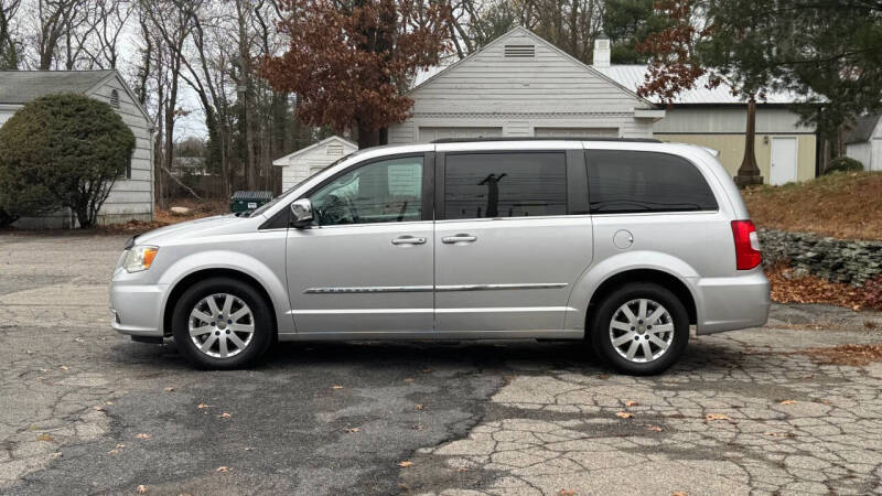 2011 Chrysler Town and Country Touring-L