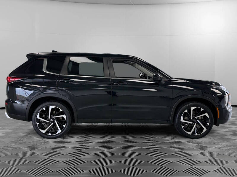 2023 Mitsubishi Outlander SE Special Edition