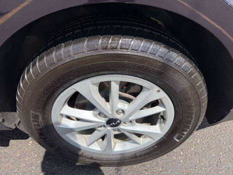 2023 Kia Carnival LX