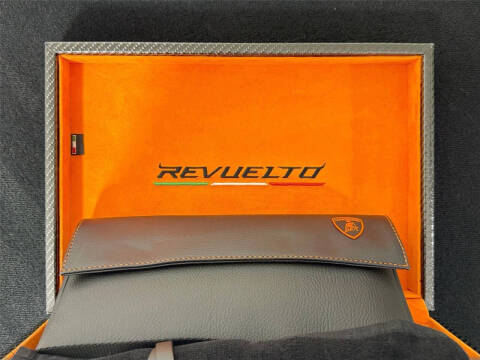 2024 Lamborghini Revuelto